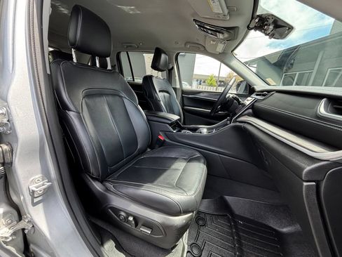 Used 2022 Jeep Grand Cherokee Limited AWD/4WD image 24