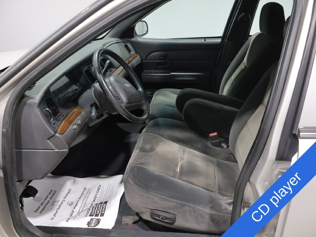 Used 2004 Ford Crown Victoria LX RWD image 2