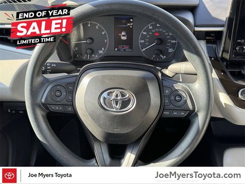 Used 2025 Toyota Corolla LE image 10