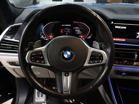 Used 2020 BMW X7 M50i w/ Dynamic Handling Package image 28