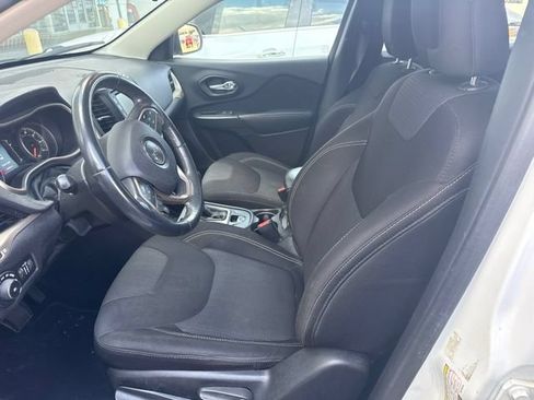 Used 2015 Jeep Cherokee Latitude FWD image 7