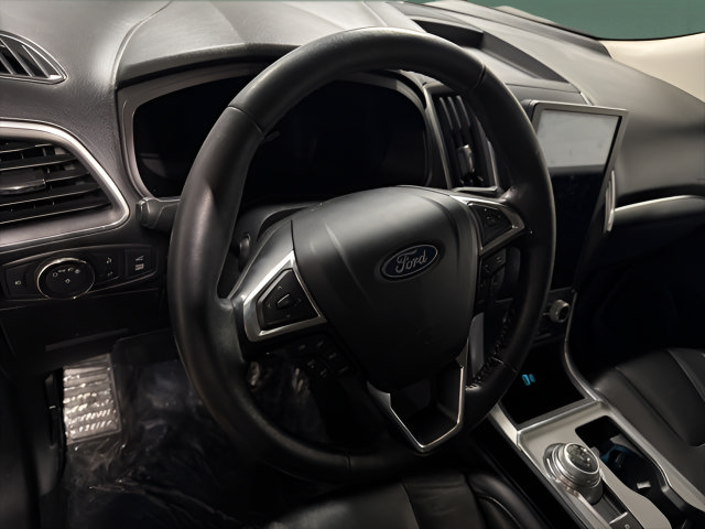 Used 2022 Ford Edge Titanium AWD/4WD image 18