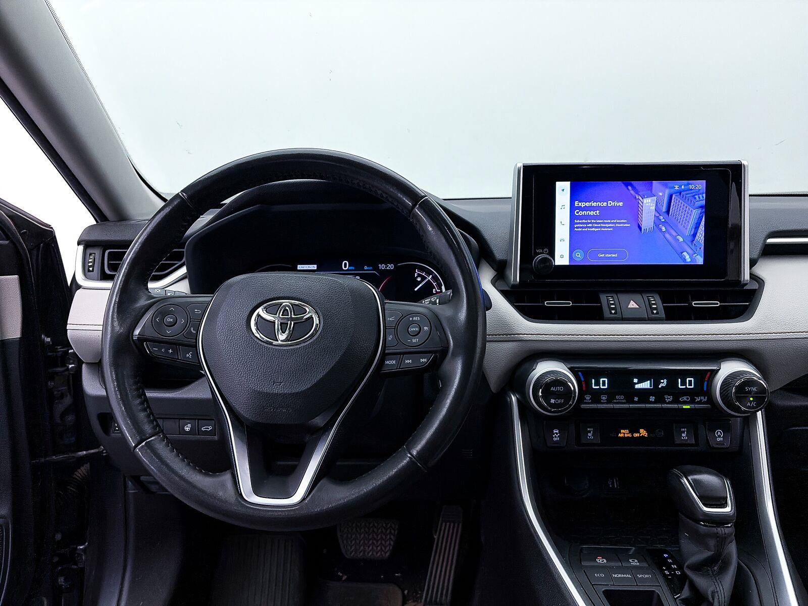 Used 2023 Toyota RAV4 XLE Premium FWD image 7