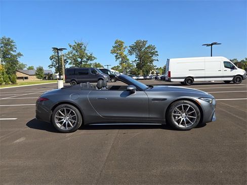 New 2023 Mercedes-Benz SL 43 AMG image 2