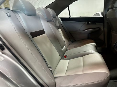 Used 2012 Toyota Camry XLE w/ Leather Pkg FWD image 32