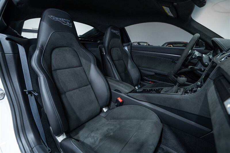 Used 2023 Porsche 718 Cayman GT4 RS RWD image 31