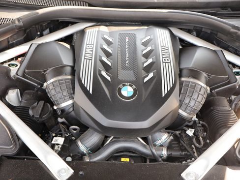 Used 2021 BMW X7 M50i image 24