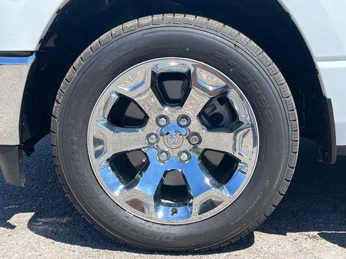 Used 2019 RAM 1500 Big Horn RWD image 12