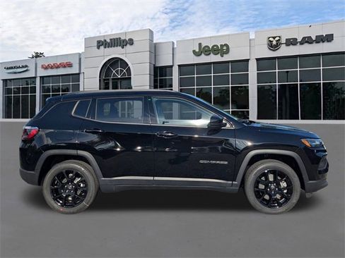 New 2026 Jeep Compass Latitude image 2