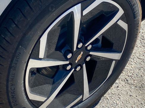 New 2025 Chevrolet Equinox EV LT image 19