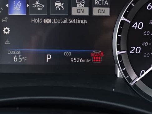 Used 2025 Toyota Highlander XLE FWD image 27