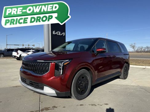 Certified 2025 Kia Carnival image 1