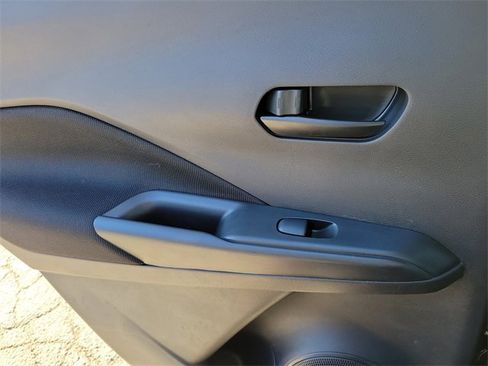 Used 2024 Nissan Kicks S image 13