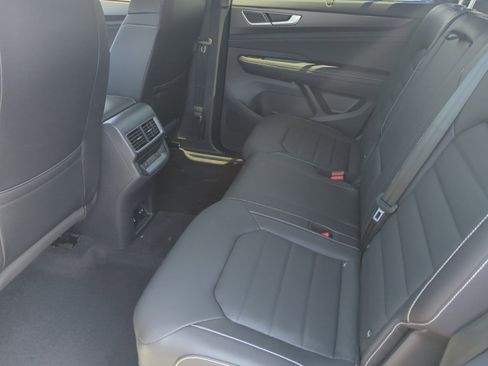 New 2026 Volkswagen Atlas Cross Sport SEL AWD/4WD image 17