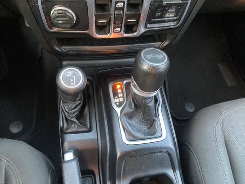 Used 2020 Jeep Wrangler Unlimited Sport S AWD/4WD image 25