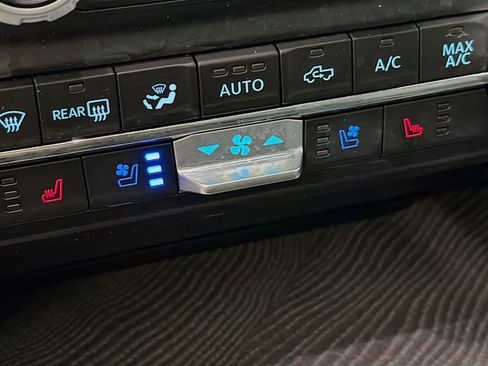 Used 2023 Ford F150 Platinum w/ Equipment Group 701A High image 25