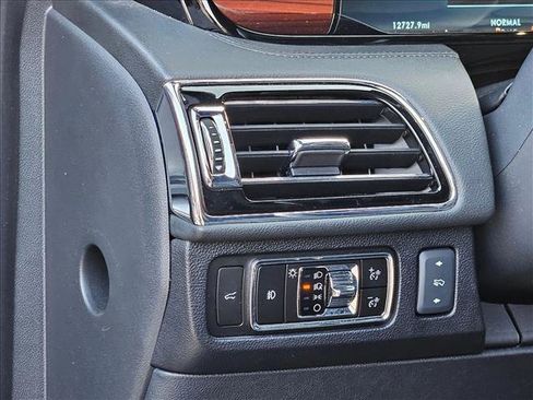 Used 2023 Lincoln Navigator L Reserve AWD/4WD image 21