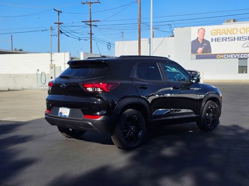 New 2026 Chevrolet TrailBlazer LT w/ Midnight Edition FWD image 6