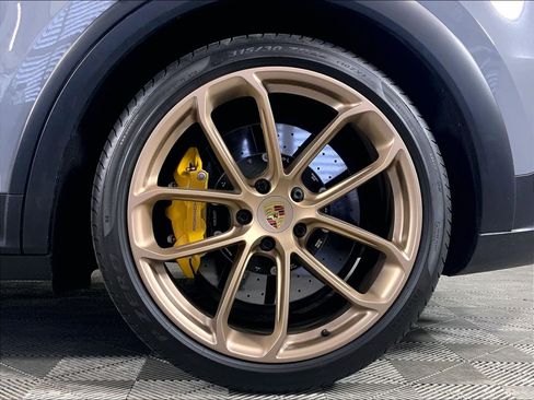 Used 2022 Porsche Cayenne Turbo GT AWD/4WD image 28