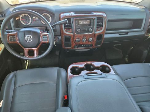 Used 2018 RAM 3500 Tradesman w/ Chrome Appearance Group RWD image 9