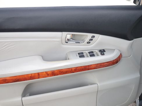 Used 2005 Lexus RX 330 AWD image 17