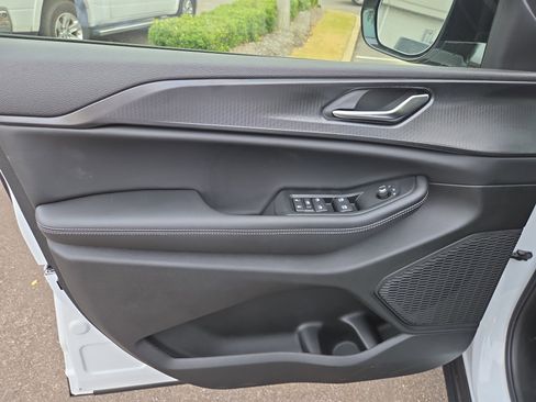 New 2025 Jeep Grand Cherokee L Altitude image 5