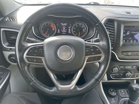 Used 2020 Jeep Cherokee Latitude Plus w/ Cold Weather Group AWD/4WD image 25