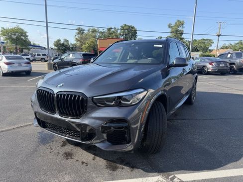 Used 2022 BMW X5 xDrive40i w/ M Sport Package AWD/4WD image 2