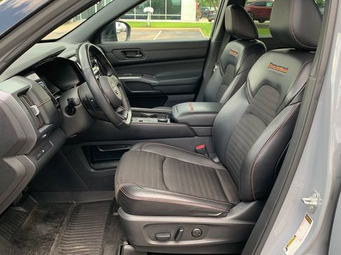 Used 2023 Nissan Pathfinder Rock Creek AWD/4WD image 12