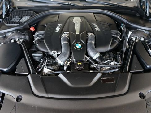 Used 2018 BMW 750i xDrive AWD/4WD image 65