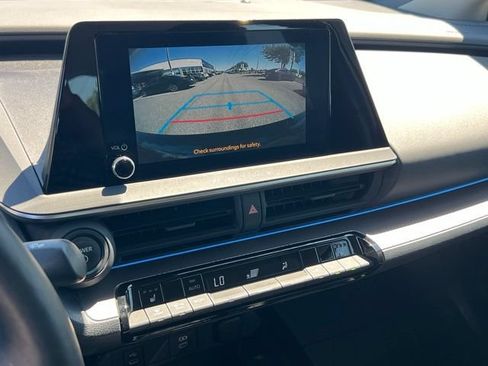 Used 2023 Toyota Prius XLE FWD image 22