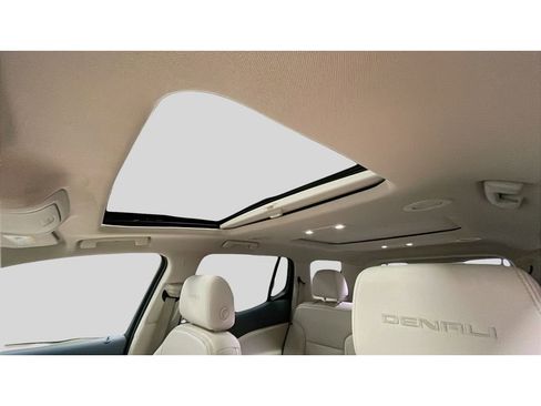 Used 2023 GMC Acadia Denali w/ Denali Ultimate Package AWD/4WD image 13