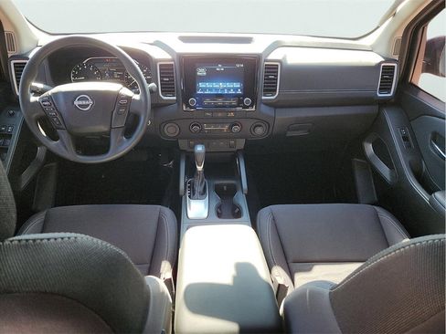 Used 2024 Nissan Frontier SV image 13