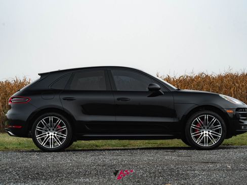Used 2017 Porsche Macan Turbo image 6