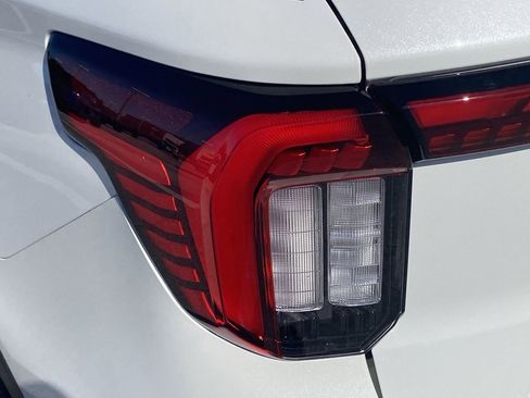 New 2026 Ford Explorer Platinum w/ LUX Leather Package image 7