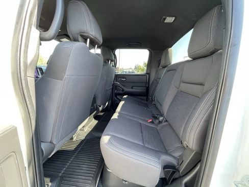 Used 2023 Nissan Frontier SV w/ Midnight Edition Package image 8