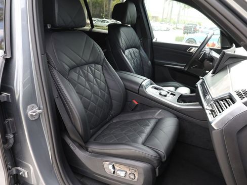 Used 2024 BMW X5 xDrive40i AWD/4WD image 25