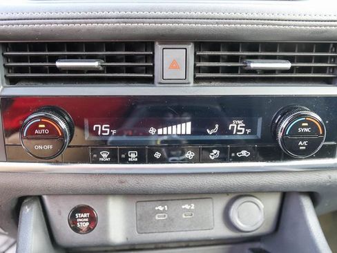 Used 2024 Nissan Rogue SV image 22