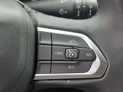 Used 2024 Jeep Compass Latitude AWD/4WD image 20