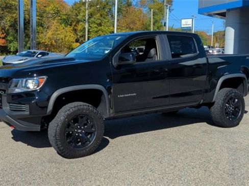 Certified 2022 Chevrolet Colorado ZR2 w/ ZR2 Midnight Special Edition image 4