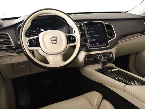 Used 2018 Volvo XC90 T6 Momentum w/ Convenience Package AWD/4WD image 2