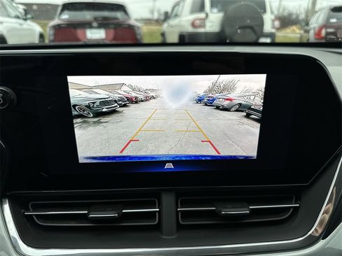 Used 2024 Chevrolet Trax LT w/ Driver Confidence Package image 17