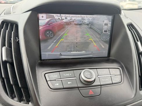 Used 2017 Ford Escape SE w/ Equipment Group 201A image 10