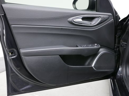 Used 2022 Alfa Romeo Giulia Sprint RWD image 13