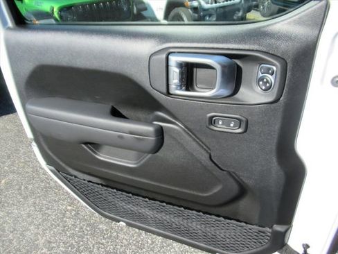 New 2026 Jeep Wrangler Unlimited Rubicon AWD/4WD image 27
