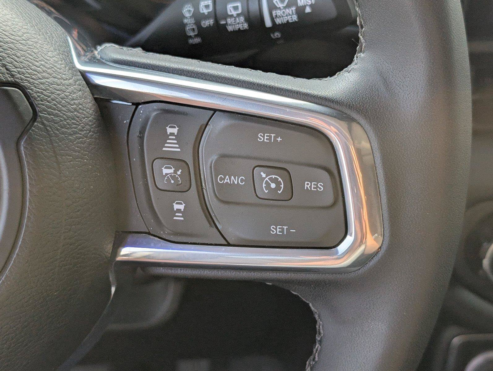 Used 2025 Jeep Wrangler Unlimited Sahara AWD/4WD image 27