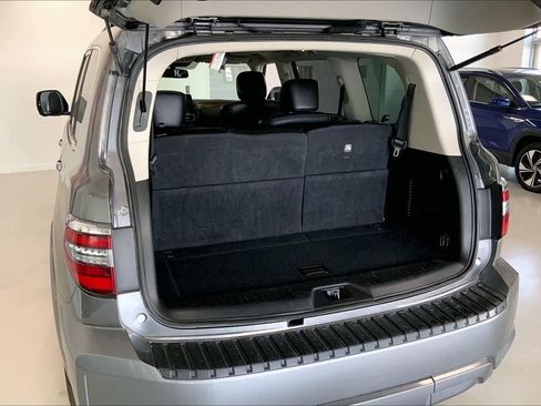 Used 2022 Nissan Armada SL w/ Captain's Chairs Package image 16