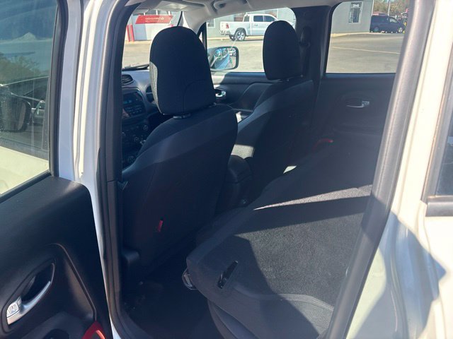 Used 2018 Jeep Renegade Trailhawk AWD/4WD image 13