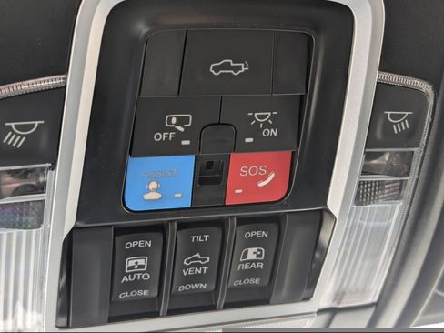 New 2024 RAM 2500 Limited image 30