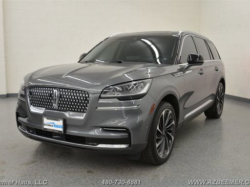 Used 2023 Lincoln Aviator Reserve w/ Equipment Group 201A image 2